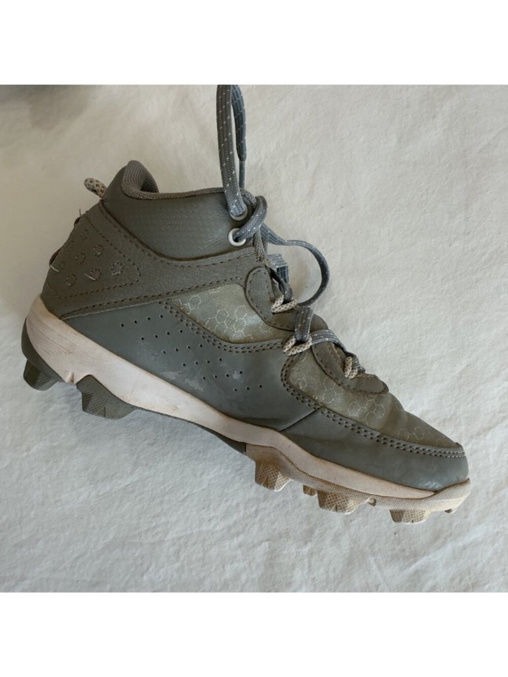 Under Armour UA Harper 8 Gray Mid Youth Baseball Cleats Boys size 2 - Picture 9 of 11